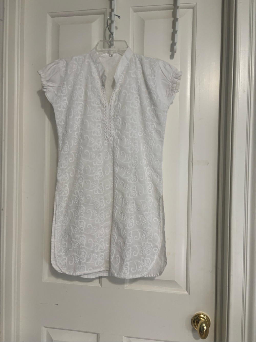 White Embroidered Tunic Top - Classic Summer Style small size